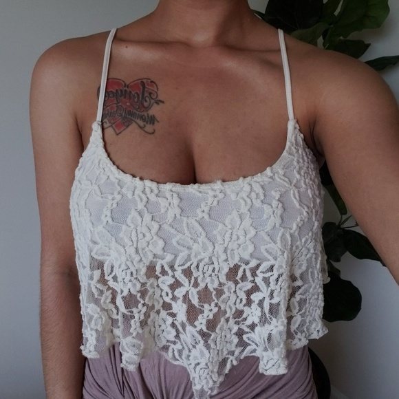 COPY - 🌴Material Girl Floral Lace Crop Top Cami🌴 - Picture 3 of 8